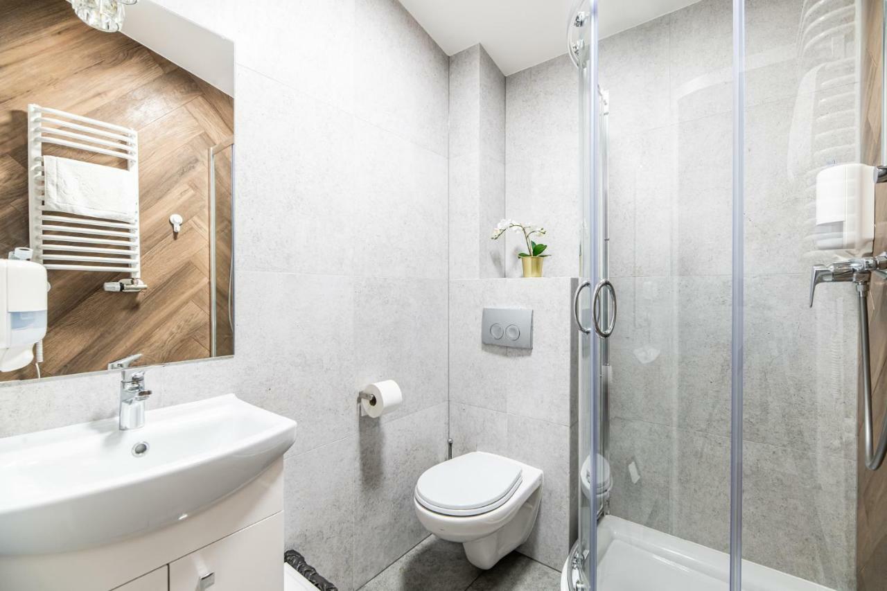 كراكوفيا Lubomirskiego 23 Residence - Great Location, 10 Min To Main Square By Foot, Right Next To Main Rail And Bus Station المظهر الخارجي الصورة