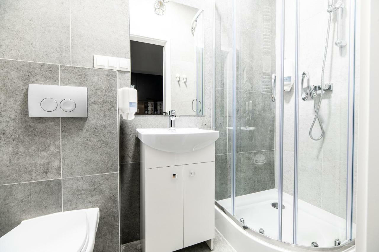 كراكوفيا Lubomirskiego 23 Residence - Great Location, 10 Min To Main Square By Foot, Right Next To Main Rail And Bus Station المظهر الخارجي الصورة